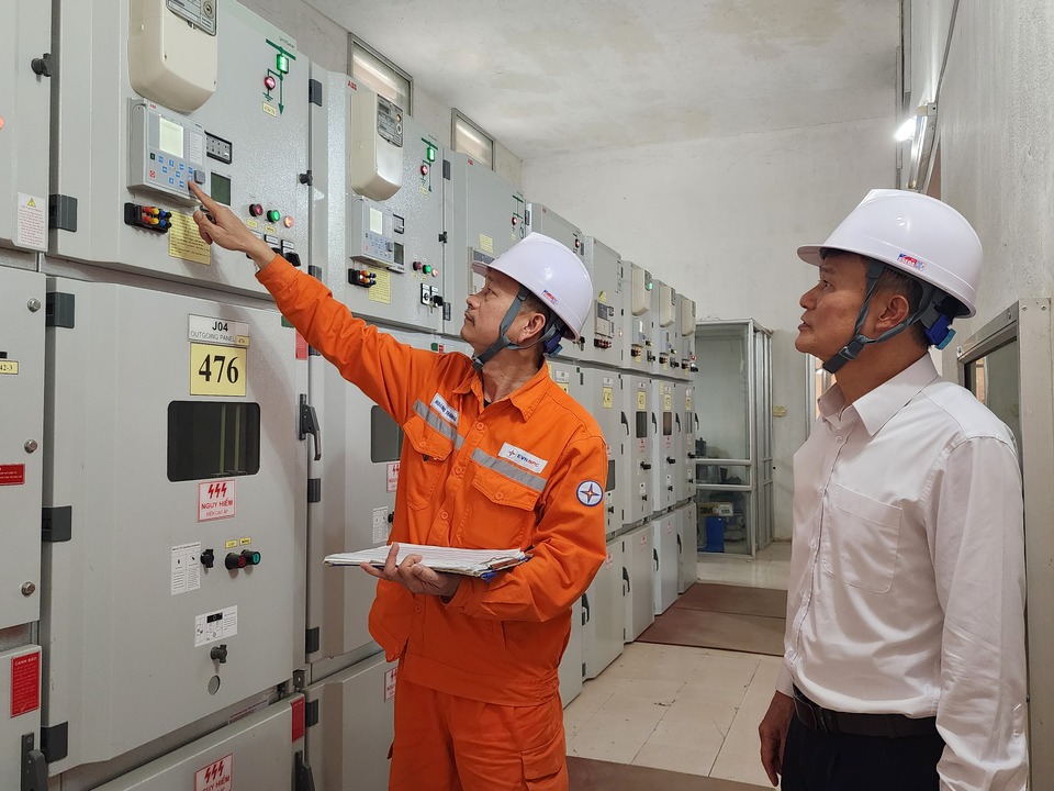 Công ty Điện lực Sơn La phát huy truyền thống 35 năm xây dựng và trưởng thành "Tự hào để vươn xa"